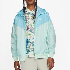 NWT Nike Windrunner Hooded Jacket